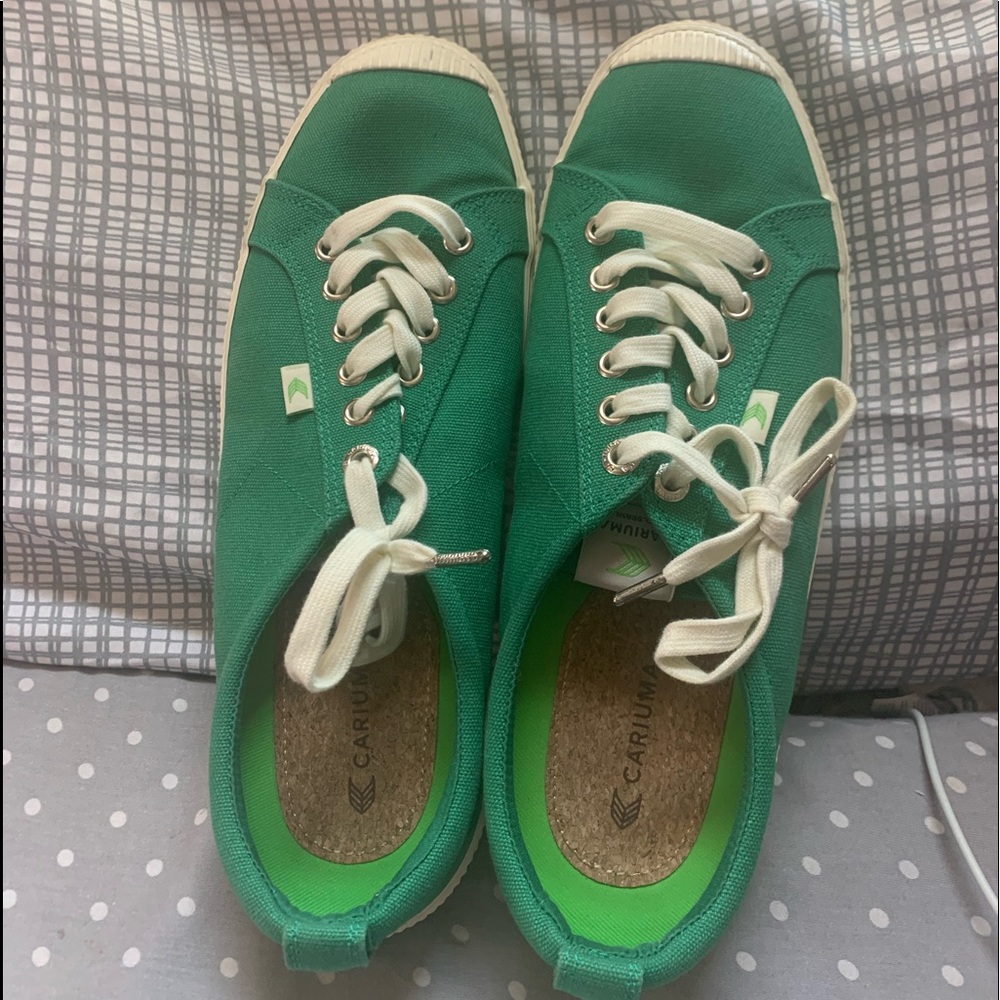 Cariuma Green Canvas OCA Low